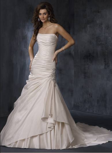 Orifashion Handmade Gown / Wedding Dress MA032 Orifashion Handmade Gown / Wedding Dress MA032