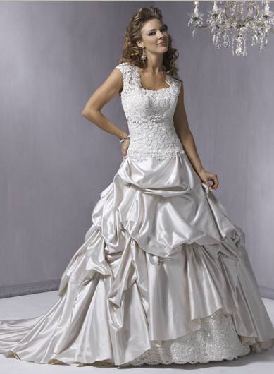 Orifashion Handmade Gown / Wedding Dress MA082  Orifashion Handmade Gown / Wedding Dress MA082