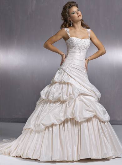 Orifashion Handmade Gown / Wedding Dress MA095  Orifashion Handmade Gown / Wedding Dress MA095