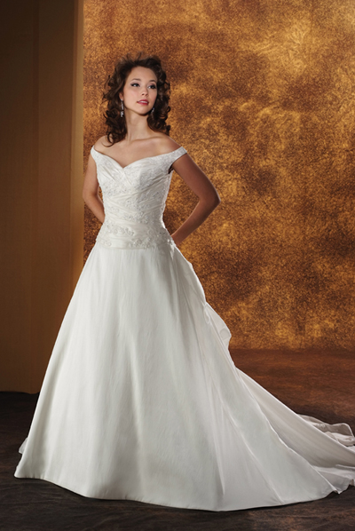 Handmade Modest Wedding Dress with Off the Shoulder Straps BO084