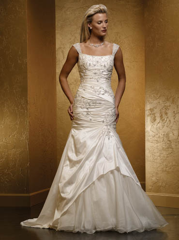Wedding Dress_Square neckline 10C230
