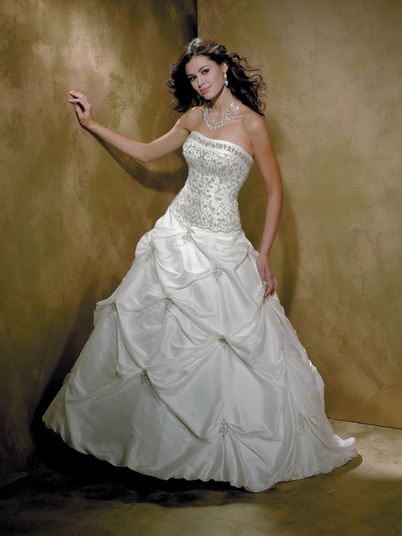 Handmade Romantic Embroidered and Beaded Wedding Dress AL007