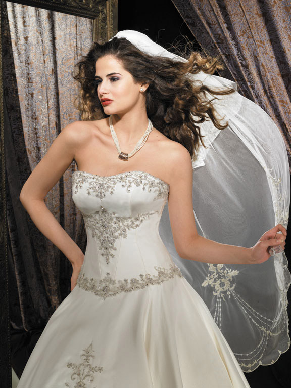 Orifashion HandmadeEmbroidered and Beaded Princess Wedding Dress - Click Image to Close
