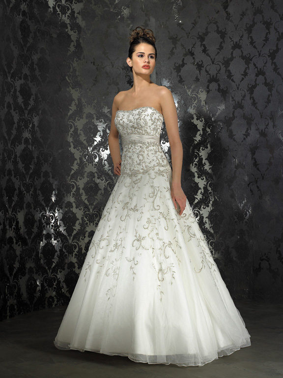 Orifashion HandmadeLuxury Embroidered and Beaded Wedding Dress A