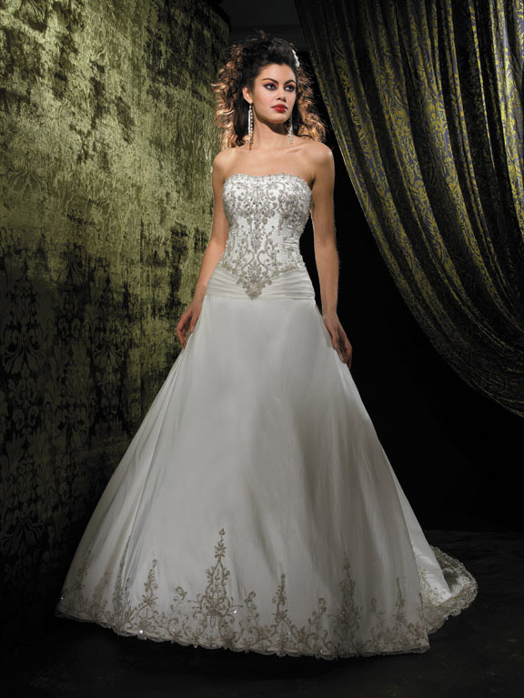 Handmade Romantic Embroidered and Beaded Wedding Dress AL128
