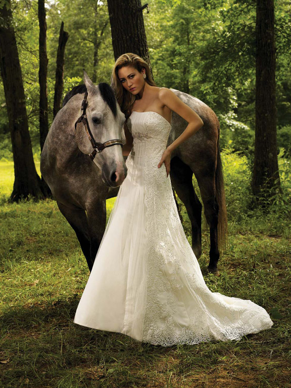 Handmade Romantic and Elegant Lace Wedding Dress AL146