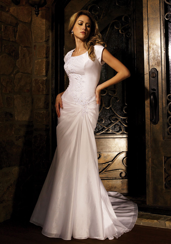 Handmade Modest Wedding Dress with Short Sleeves BO202