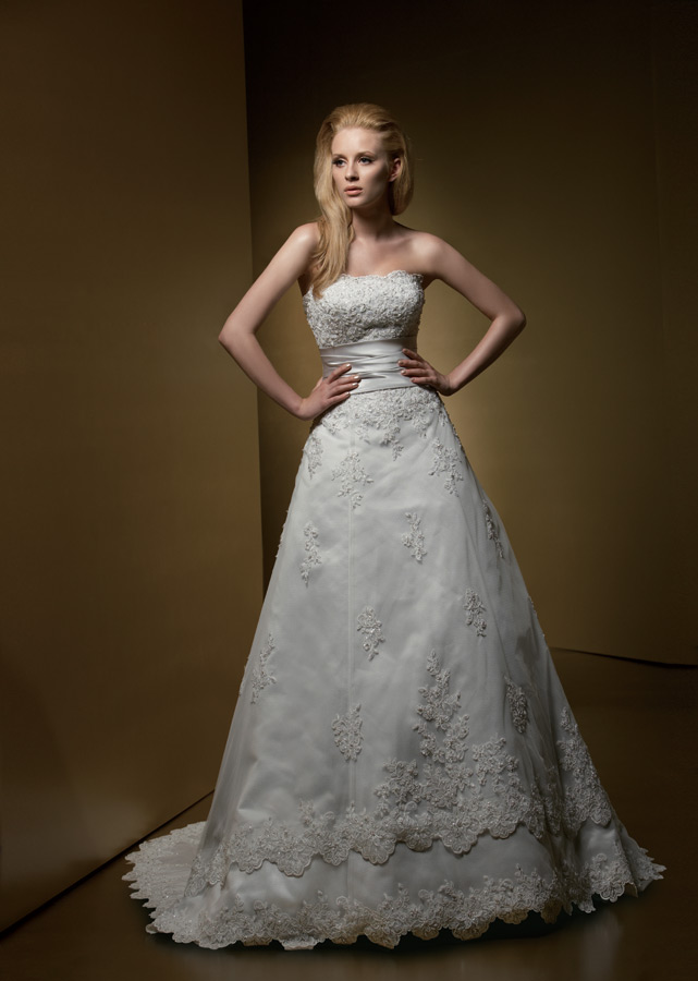 Bridal Wedding dress / gown C943