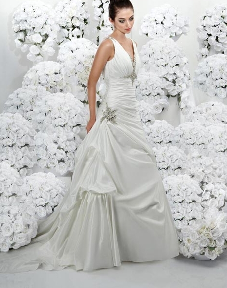 Orifashion HandmadeWedding Dress_ V-neckline DC019