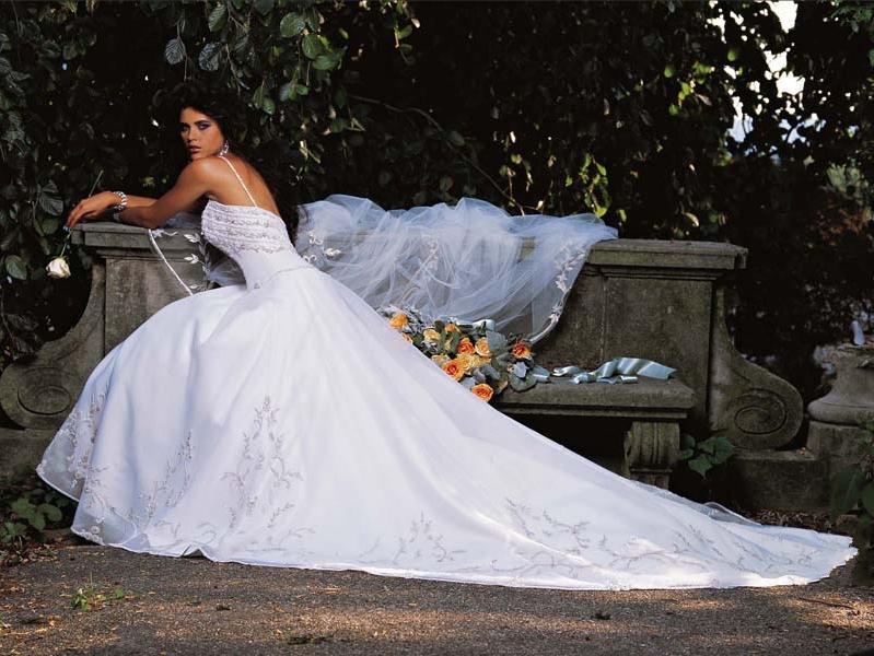 Orifashion HandmadeEmbroidered and Swarovski Beaded Bridal Gown