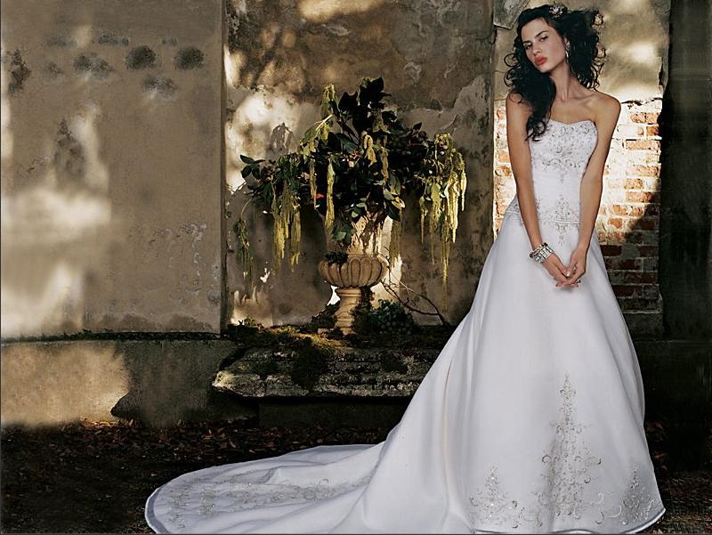 Handmade Luxury Embroidered and Beaded Bridal Gown EG32
