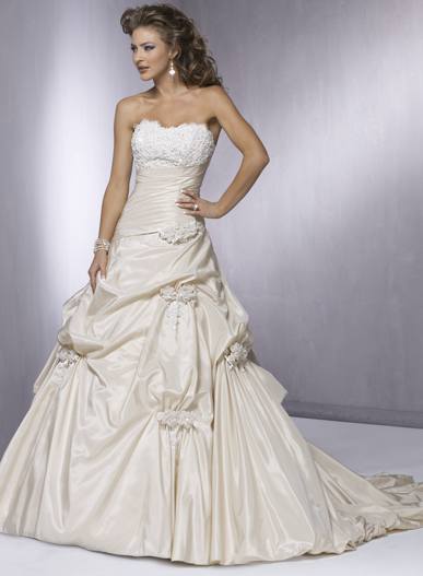 Orifashion Handmade Gown / Wedding Dress MA101 Orifashion Handmade Gown / Wedding Dress MA101