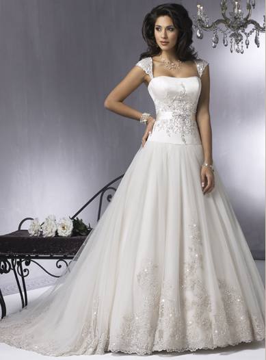 Orifashion Handmade Gown / Wedding Dress MA110 Orifashion Handmade Gown / Wedding Dress MA110