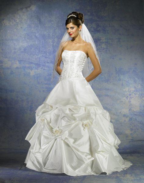 Wedding Dress_Caught-up hem SC073