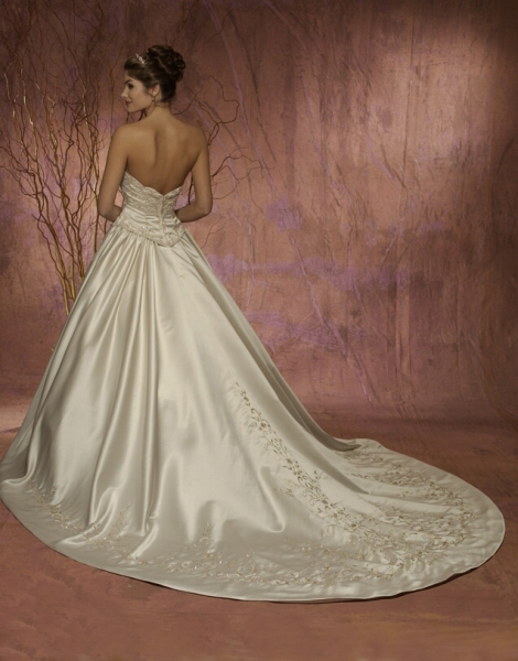 Wedding Dress_Formal cathedral trian SC080