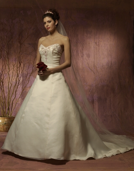 Wedding Dress_Cathedral train SC082