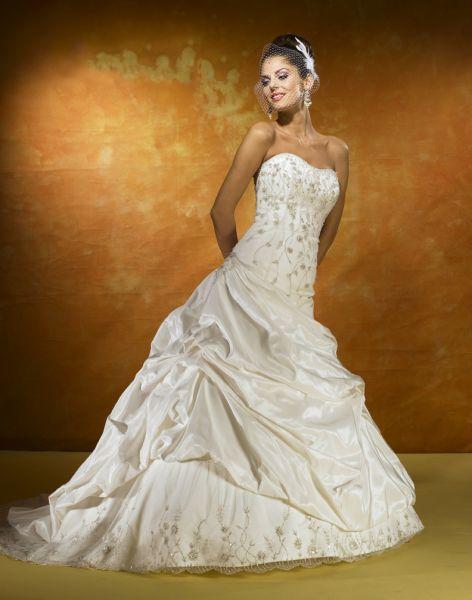 Wedding Dress_Caught-up hem SC121