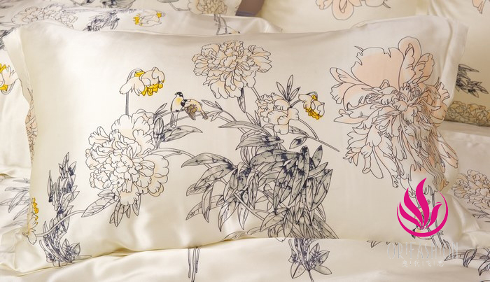 Orifashion Silk Pillow Sham Printed with Floral Patterns (set of Orifashion Silk Pillow Sham Printed with Floral Patterns (set of