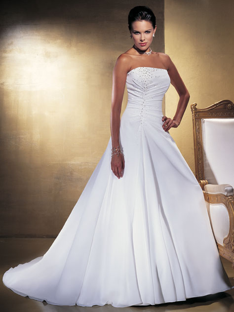 Classic strapless wedding dress / gown 020
