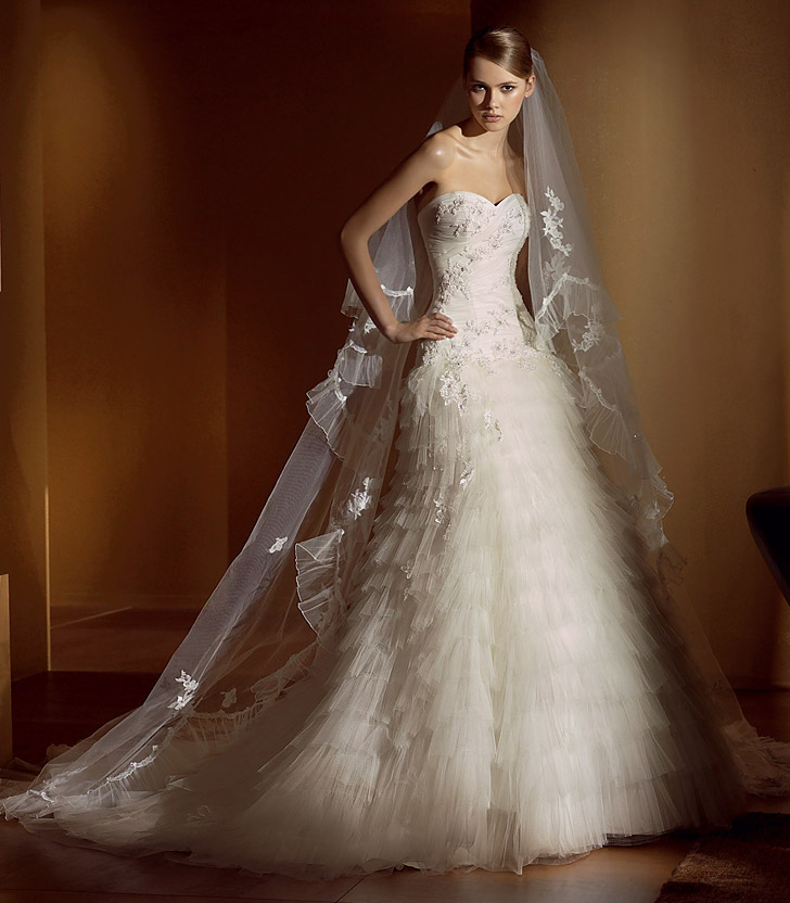 Orifashion Handmadestrapless wedding dress / gown 124